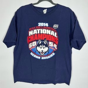 2014 NCAA  Final Four T-Shirt UConn Huskies T Shirt Size XL Basketball Delta Tag